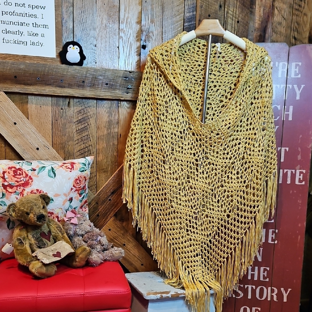 047 POL Gold Crochet Shawl / Poncho